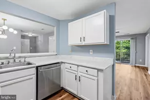 8801 Stoneridge Cir, Pikesville, MD 21208 - Photo 13