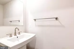 200 Hickory Holw Ct, Cockeysville, MD 21030 - Photo 5