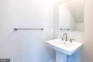 200 Hickory Holw Ct, Cockeysville, MD 21030 - Photo 17
