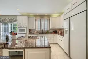 3121 Enclave Ct, Baltimore, MD 21208 - Photo 9