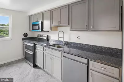 926 Regina Drive, Baltimore, MD 21227 - Photo 9
