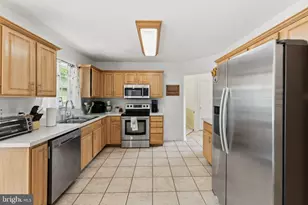 18 Coral Bell, Owings Mills, MD 21117 - Photo 9