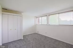 708 Old Crossing Dr, Baltimore, MD 21208 - Photo 23