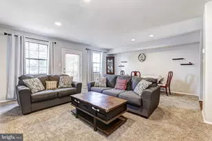 13 Keen Mill Ct, Catonsville, MD 21228 - Photo 5