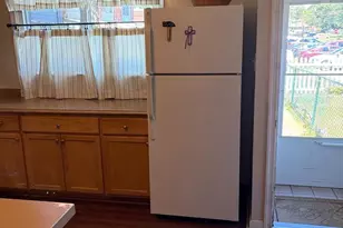 1021 Fredonia Ct, Baltimore, MD 21227 - Photo 3