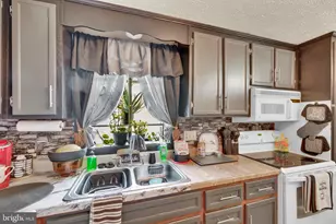 8029 Shore Rd, Baltimore, MD 21219 - Photo 15