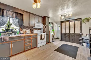 8029 Shore Rd, Baltimore, MD 21219 - Photo 17
