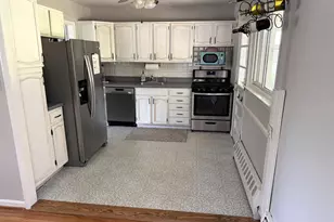 5720 Oakland Rd, Baltimore, MD 21227 - Photo 11