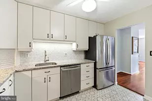 205 E Joppa Rd, Towson, MD 21286 - Photo 13