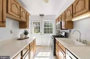 355 Whitfield Rd, Baltimore, MD 21228 - Photo 11