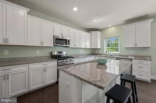 9219 Garrettson Cir, Perry Hall, MD 21128 - Photo 5
