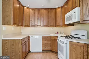 8240 Longpoint Rd, Baltimore, MD 21222 - Photo 9
