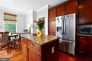 130 Linden Pl, Towson, MD 21286 - Photo 9