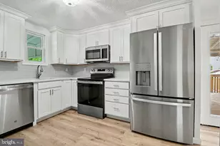 8614 Manorfield Rd, Baltimore, MD 21236 - Photo 9