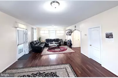 4050 Wilkens, Baltimore, MD 21229 - Photo 3