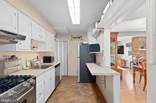 127 Lyndale Ave, Nottingham, MD 21236 - Photo 9