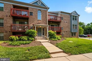 2 Banyan Wood Ct, Essex, MD 21221 - Photo 1