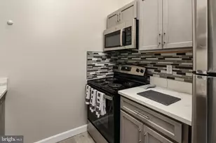 2 Banyan Wood Ct, Essex, MD 21221 - Photo 9
