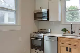 24 Lincoln Ave, Baltimore, MD 21228 - Photo 9