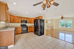 21 Box Cir, Baltimore, MD 21221 - Photo 7