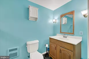 39 Rader Ct, Baltimore, MD 21234 - Photo 17