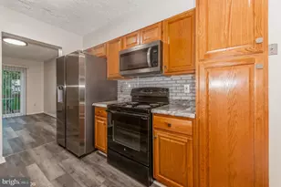 19 Mooring Ct, Essex, MD 21221 - Photo 9