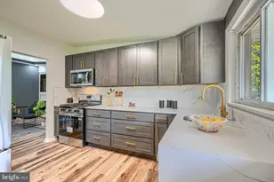 6821 Barnett Rd, Baltimore, MD 21239 - Photo 5