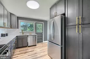 6821 Barnett Rd, Baltimore, MD 21239 - Photo 9