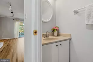 21 Theo Ln, Towson, MD 21204 - Photo 23