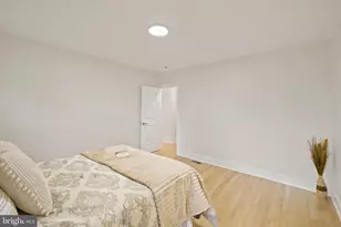 700 Hilton Ave, Baltimore, MD 21228 - Photo 9
