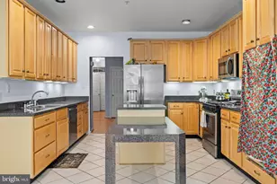33 Peregrine Ct, Baltimore, MD 21208 - Photo 11
