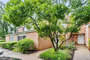 6 Lamplighter Ct, Pikesville, MD 21208 - Photo 3