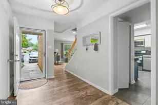 6 Lamplighter Ct, Pikesville, MD 21208 - Photo 5