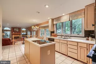 12101 Faulkner Dr, Owings Mills, MD 21117 - Photo 7