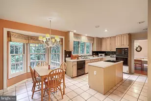 12101 Faulkner Dr, Owings Mills, MD 21117 - Photo 9