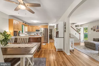 1102 Greenway Road, Cockeysville, MD 21030 - Photo 3