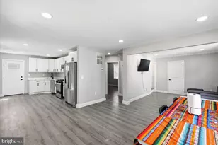 825 Martin Rd, Essex, MD 21221 - Photo 5