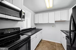 28 Allegheny Ave, Towson, MD 21204 - Photo 9