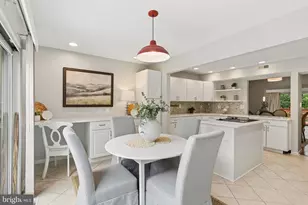 6103 Buckingham Manor Dr, Baltimore, MD 21210 - Photo 11