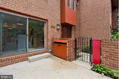 6103 Buckingham Manor Drive, Baltimore, MD 21210 - Photo 7