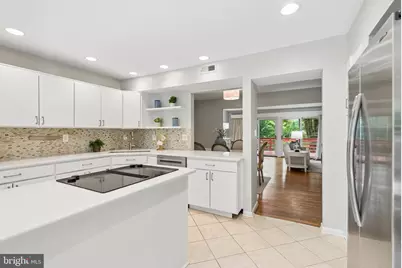 6103 Buckingham Manor Drive, Baltimore, MD 21210 - Photo 13
