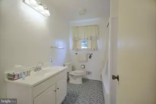 4121 Loch Carrow Rd, Baltimore, MD 21236 - Photo 9