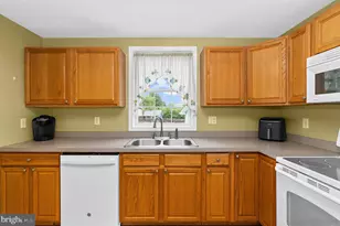 16 Propeller Dr, Baltimore, MD 21220 - Photo 5