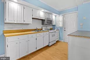 364 Leeanne Rd, Baltimore, MD 21221 - Photo 9