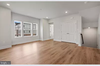 330 Sweetbay Rd, Essex, MD 21221 - Photo 5