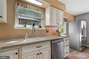 1721 Willis Dr, Baltimore, MD 21227 - Photo 9