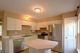 4982 Lockard Dr, Owings Mills, MD 21117 - Photo 5