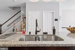 6 Kirkwyn Ct, Owings Mills, MD 21117 - Photo 11