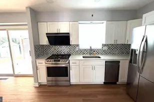 6409 Clifton Forge Cir, Catonsville, MD 21228 - Photo 11