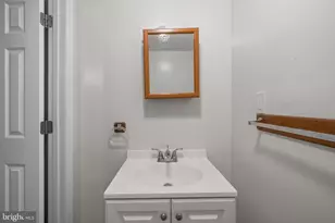 10 Mitnick Ct, Baltimore, MD 21236 - Photo 23